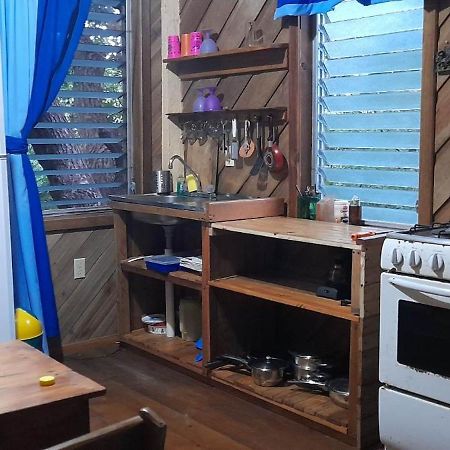 Apartments Chez Milady Utila Luaran gambar