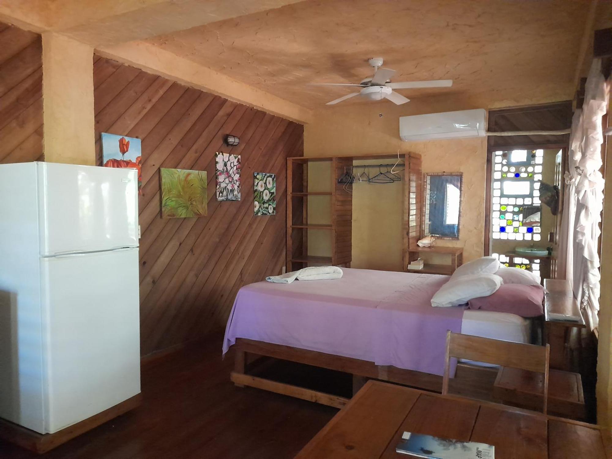 Apartments Chez Milady Utila Luaran gambar