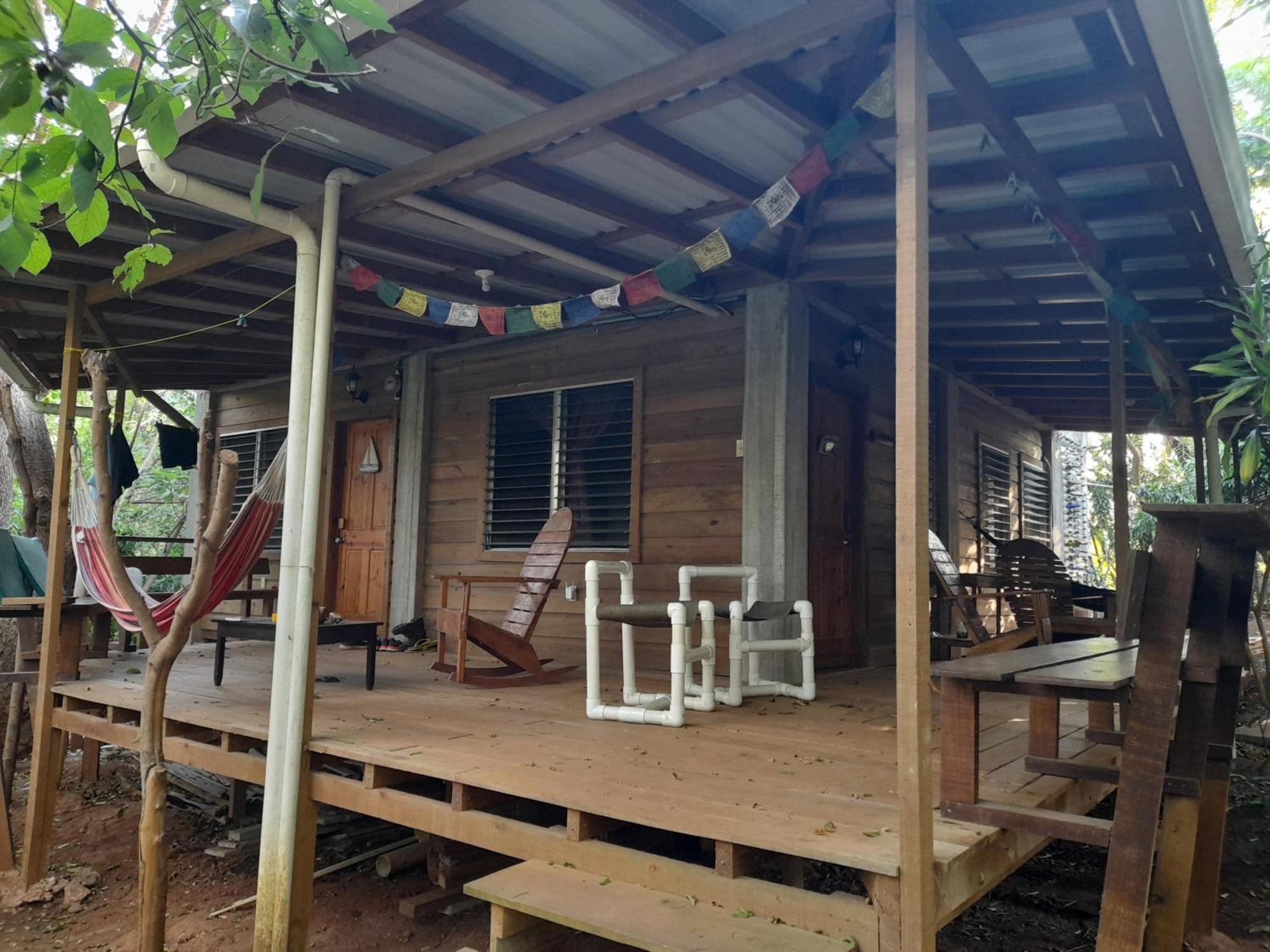 Apartments Chez Milady Utila Luaran gambar