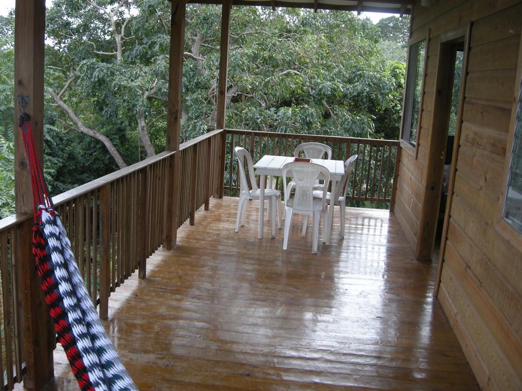 Apartments Chez Milady Utila Luaran gambar