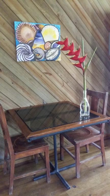 Apartments Chez Milady Utila Luaran gambar