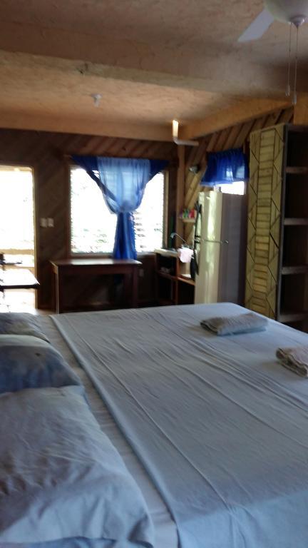 Apartments Chez Milady Utila Luaran gambar
