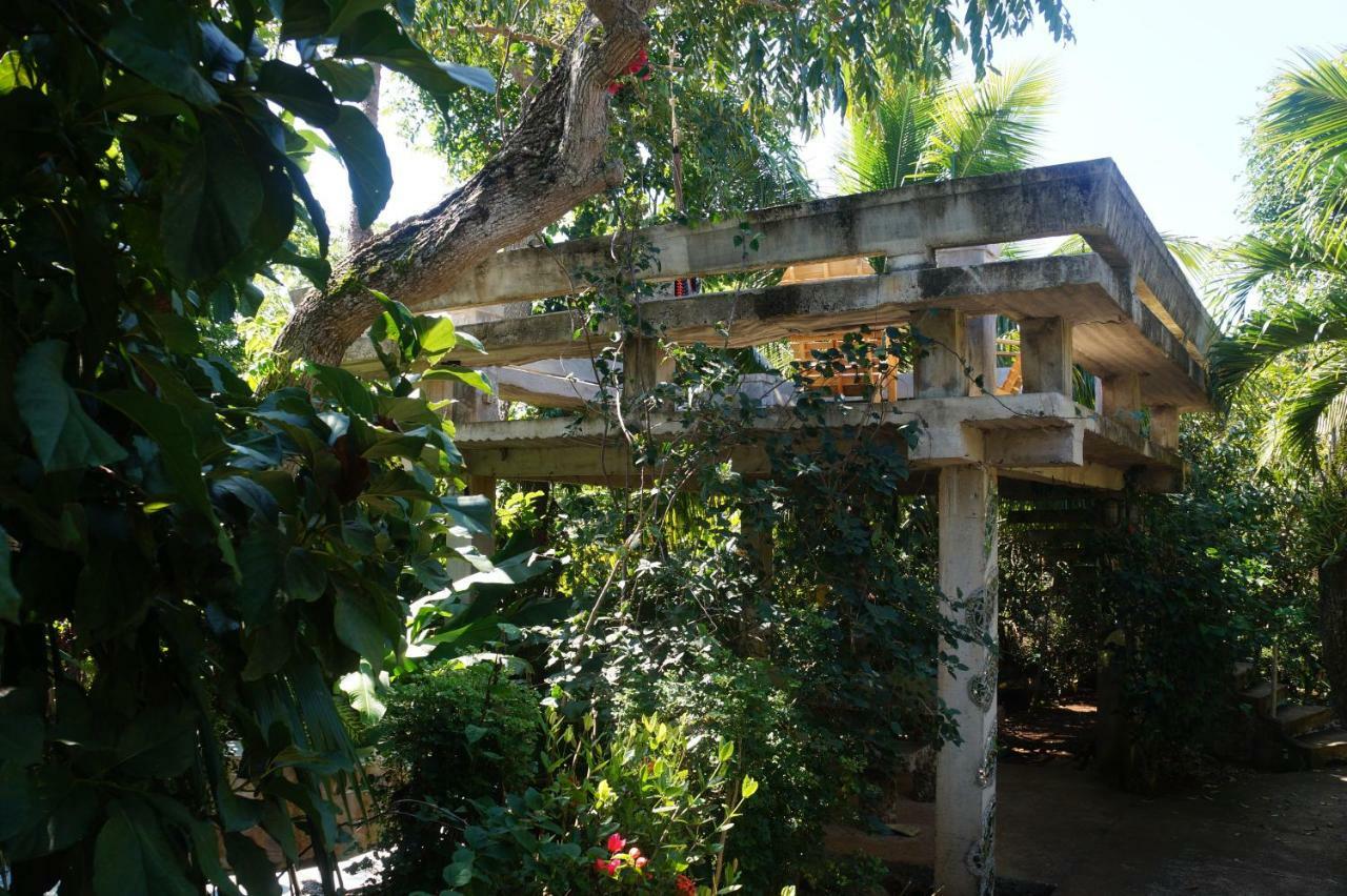 Apartments Chez Milady Utila Luaran gambar